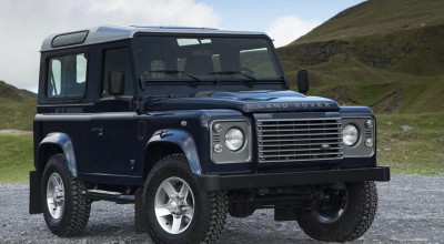 Land Rover Defender primeste mici retusuri - Photo