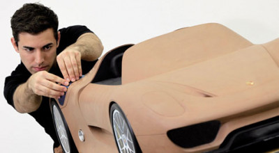 Primul teaser al lui Porsche 918 Spyder - Photo