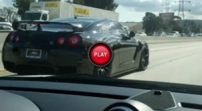 Porsche 997 Turbo vs Nissan GT-R - Photo