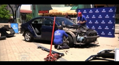 Cum să dezasamblezi o maşină în mai puţin de 10 minute - Photo