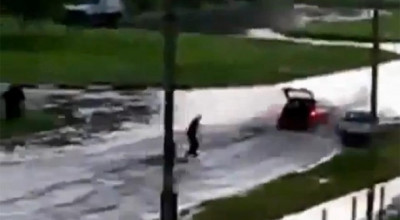 Schi nautic pe drumurile publice - Photo