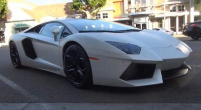 Lamborghini Aventador alb mat - Photo