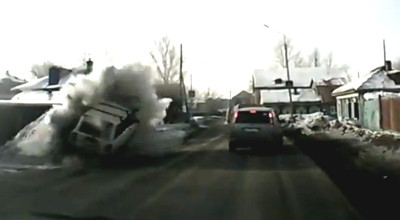 Depăşire cu Lada + nămeţi = dezastru - Photo