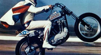 Evel Knievel - Primul salt cu motocicleta din istoria sportului - Photo