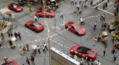 Shell promoveaza uleiul Helix printr-o reclama plina cu modele Ferrari - Photo