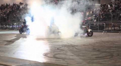 Cascadorii moto - Photo