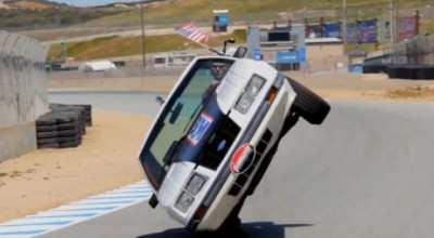 Un american a incercat sa parcurga circuitul de la Laguna Seca pe doua roti - Photo