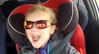 O fetita de trei ani conduce un Lancer Evo de 320 CP! - Photo