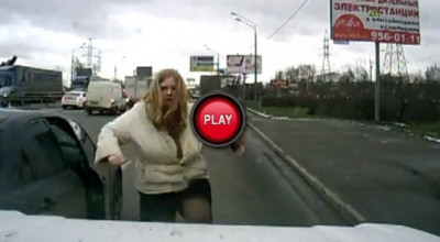 Karate Girl ia la bataie un SUV - Photo