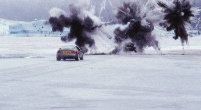 S-a inventat maşina TRANSPARENTĂ care ajută şoferii să parcheze - Photo