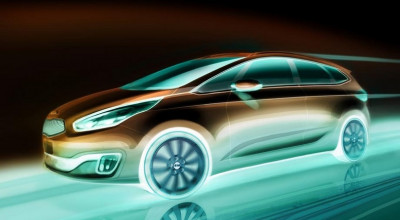 Noua generaţie KIA Carens pentru Paris 2012 - Photo