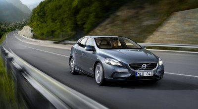 Volvo V40 - un hatchback sexy - Photo