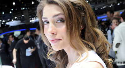 Hostesele Salonului Auto de la Geneva - Photo