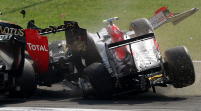 Cele mai spectaculoase accidente din Formula 1 în 2011! - Photo