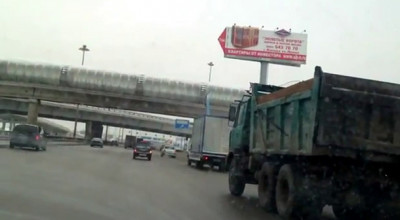 Accident stupid cu un camion - Photo