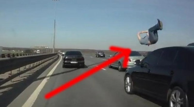 Accident foarte dur pe autostradă - Photo