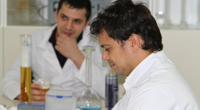 Autoexpertii incearca sa pacaleasca alcooltestu - Photo