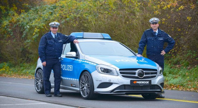 Mercedes-Benz A-Klasse e transformat în automobil de poliţie - Photo