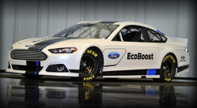 Ford a prezentat noul Fusion care va participa la NASCAR - Photo