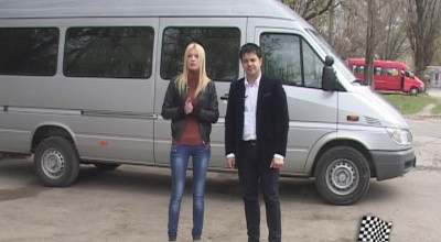 Andrei si Elena cu maxitaxiul - Photo