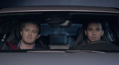 Lewis Hamilton şi Nico Rosberg se ceartă pentru volanul unui Mercedes-Benz A45 AMG - Photo