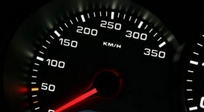 Pentru cei căror le place să depăşască limitele de viteze, Poliţia Rutieră cere sancţiuni mai aspre - Photo