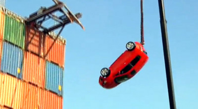 Chevrolet Sonic face bungee jumping - Photo