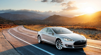 Tesla a depăşit la vânzări limuzinele de lux Audi, BMW şi Mercedes-Benz - Photo
