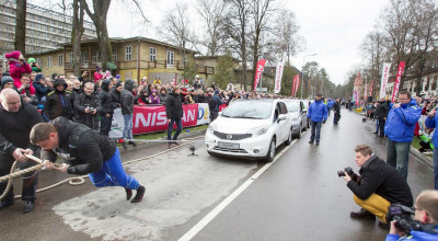 12 exemplare Nissan Note trase de... un singur om! - Photo