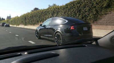 Tesla Model X a fost spionată accidental în California - Photo