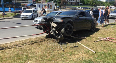 Accident cu fantomele. Din senin a intrat cu BMW-ul în gard - Photo