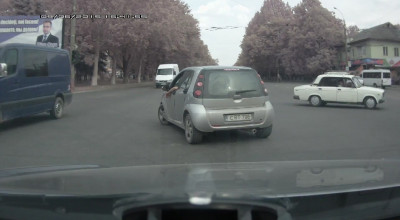 Imagini şocante din momentul accidentului de ieri! Vinovat se face şoferul VAZ-ului (VIDEO) - Photo