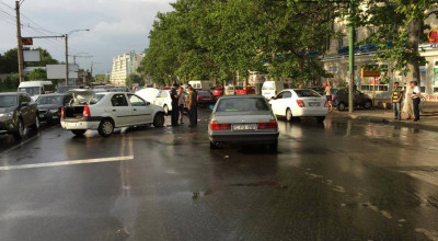 Momentul când un BMW a fost lovit frontal de o DACIE la Botanica! - Photo