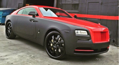 Chris Brown îşi prezintă noul său Rolls-Royce Wraith bicolor - Photo