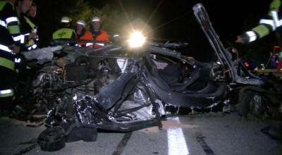 Aşa arată un McLaren după un accident cu 240 km/h! - Photo