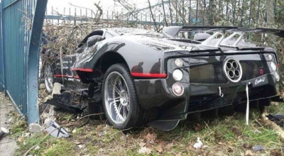 Pagani Zonda de 1,4 milioane euro distrus de un bodyguard! - Photo