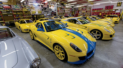 Sindromul Ferrari. Acest bărbat deţine o colecţie ce numără peste 40 de modele, toate galbene! - Photo