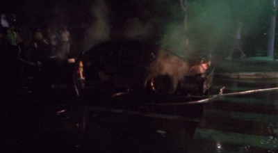 A luat foc BMW-ul chiar în stradă! - Photo