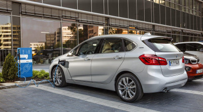 Şi BMW Seria 2 a fost binecuvântat cu o versiune hybrid 225xe - Photo