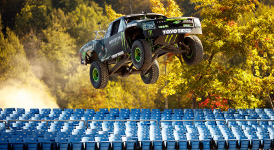 RECOIL 3! Trophy Truck de 800 cai putere versus un...buggy! (VIDEO) - Photo