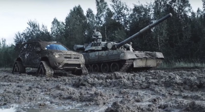 Testul suprem Renault Duster pe şenile versus tancul T-80! (VIDEO) - Photo