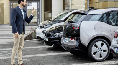Vezi cărui gest manual se supune BMW-ul i3 atunci când îi ordonezi să se parcheze! - Photo