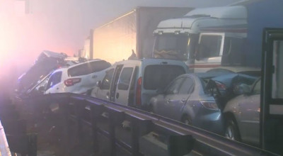 Accident în lanţ cu implicarea a 70 de maşini! Patru persoane au decedat iar alţi 30 sunt răniţi - Photo