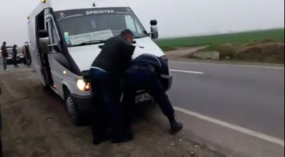 CIRC cu implicarea unui şofer de microbuz şi a inspectorilor de patrulare (VIDEO) - Photo