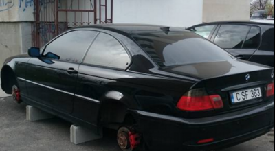 I-au furat roţile de pe maşina parcată chiar 