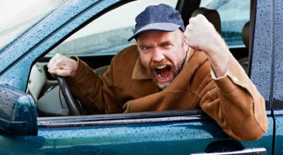 Comportamentul agresiv în trafic va fi pedepsit! Legea va prevede amenzi şi puncte de penalizare - Photo