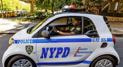 Poliţiştii din New York renunţă la scootere, aplică pentru noul Smart ForTwo - Photo
