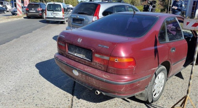 Razie pe strada Calea Orheiului! Un echipaj al INP a lăsat fără plăcuţe de înmatriculare mai multe maşini parcate neregulamentar - Photo