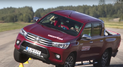 VIDEO: Toyota Hilux aproape să se răstoarne la testul elanului! - Photo