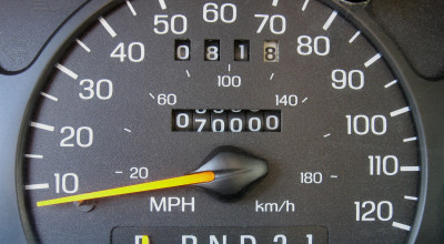 Amendă de 1000 de euro dacă schimbi datele de pe odometrul mașinii pe care o vinzi! - Photo